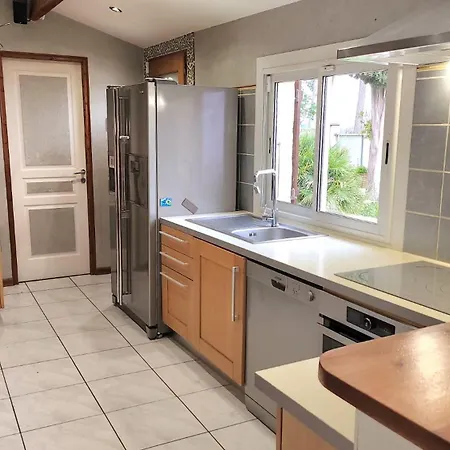 빌라 De Standing Avec Piscine A Debordement, Jacuzzi Et Jardin A 5 Min Du Centre De