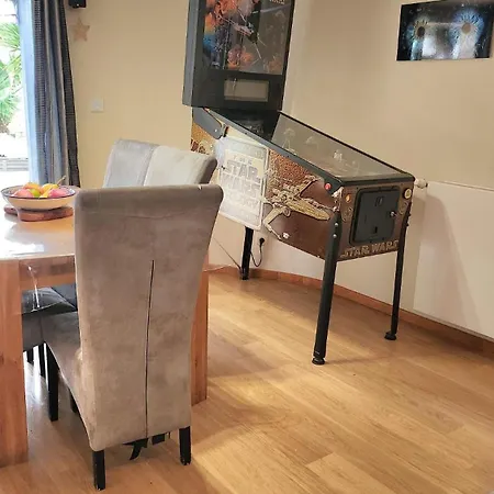 De Standing Avec Piscine A Debordement, Jacuzzi Et Jardin A 5 Min Du Centre De Villa Nîmes