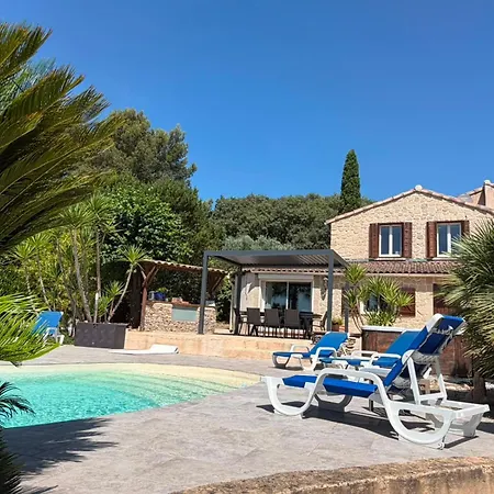 Villa De Standing Avec Piscine à Débordement, Jacuzzi Et Jardin à 5 Min Du Centre De Nîmes